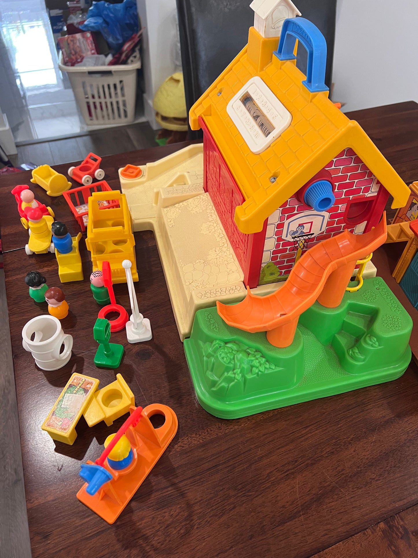 1988-1990 Vintage Fisher Price School w EXTRAs #2550