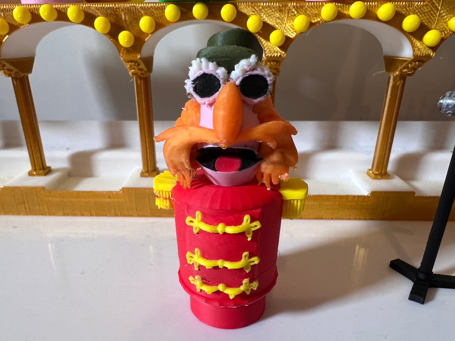 Electric Mayhem Muppets Floyd Pepper