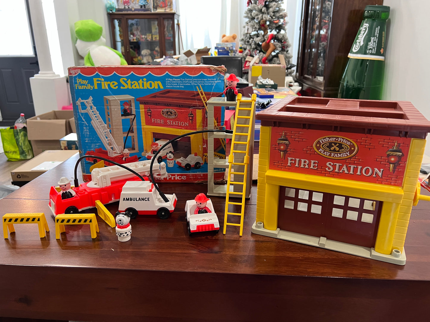 Vintage Fisher Price Fire Station #928 COMPLETE w ORIG BOX!