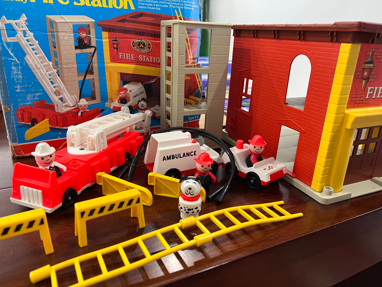 Vintage Fisher Price Fire Station #928 COMPLETE w ORIG BOX!