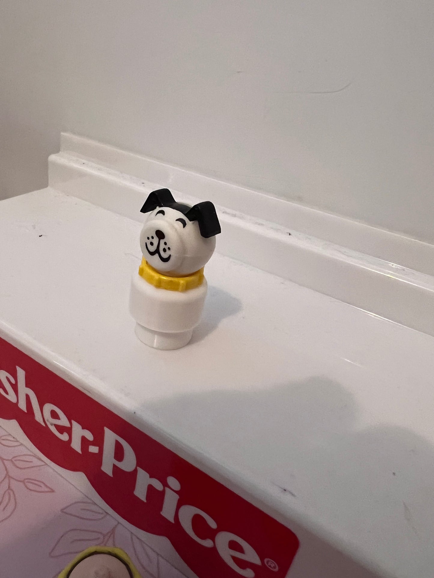 Unique White Lucky/Fido Figure