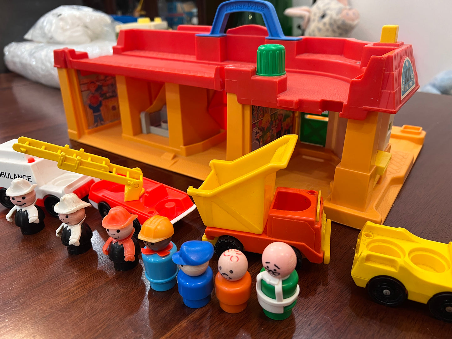Vintage Fisher Price Main Street Lot
