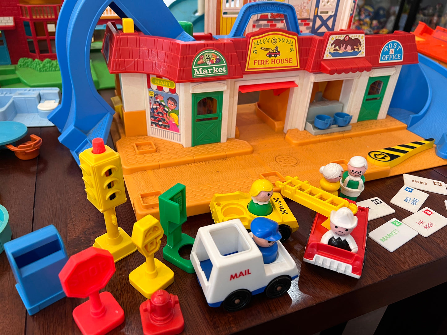 Vintage Little People Main Street #2500 COMPLETE w SUB