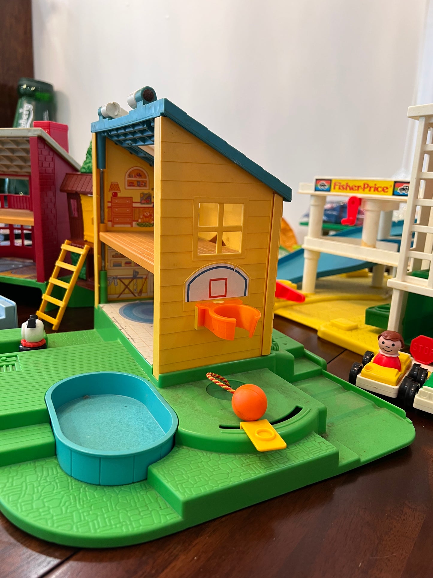 HTF Vintage Little People Neighborhood #2551 COMPLETE w ORIG TREE HOUSE