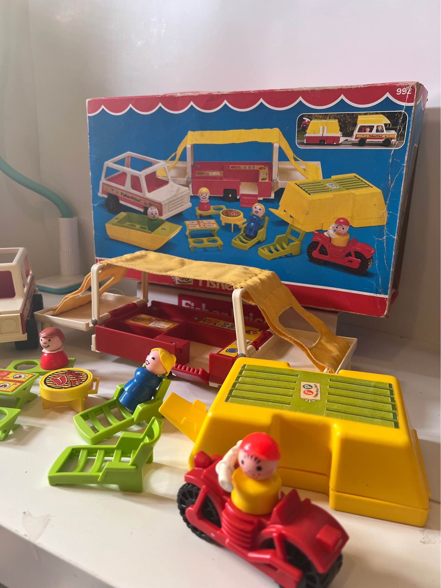 Vintage 1980 Fisher Price Pop Up Camper #992 COMPLETE w ORIG BOX!