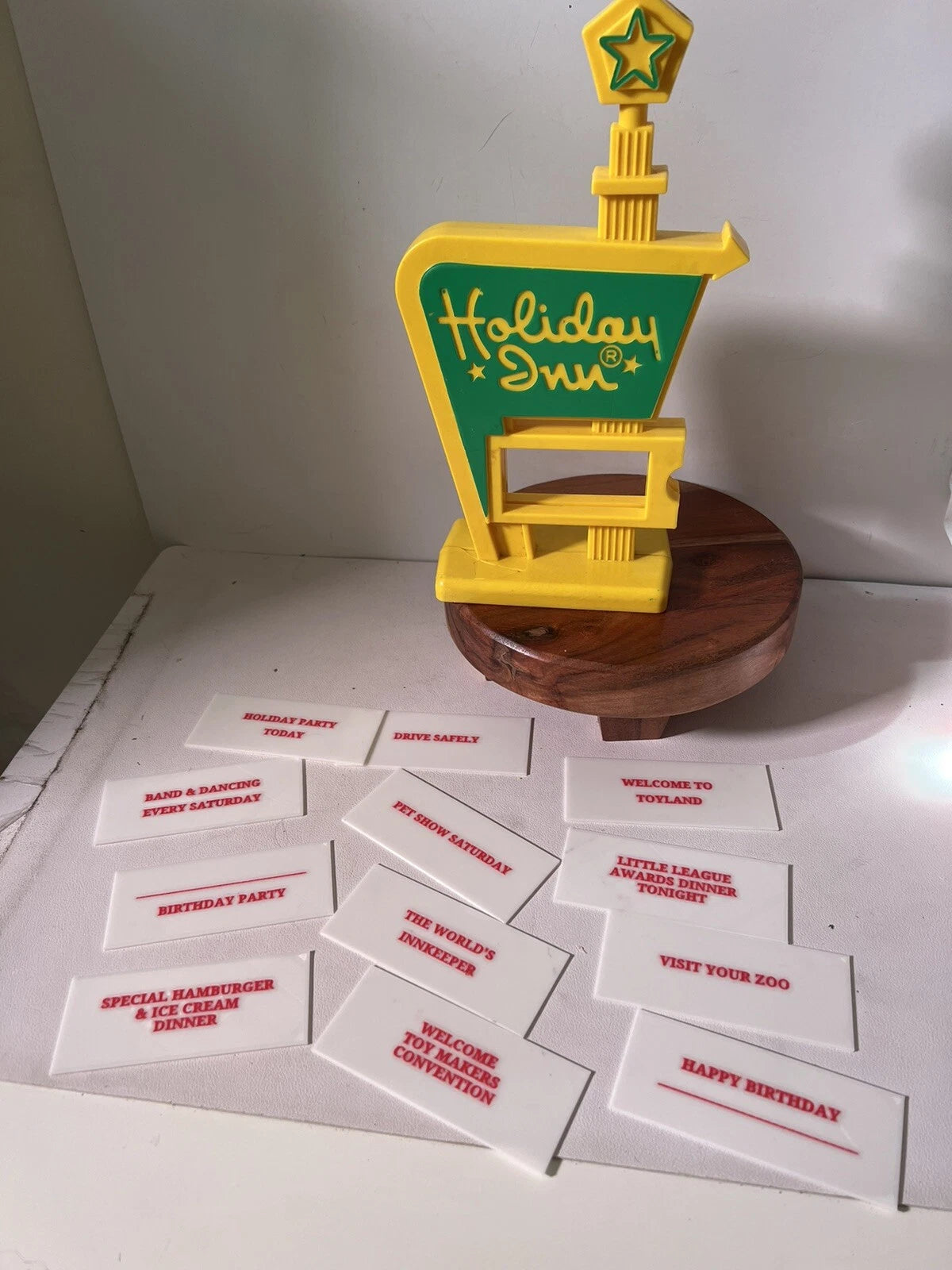 Vintage Playskool Familiar Places HOLIDAY INN Replacement CARD INSERTS set of 12