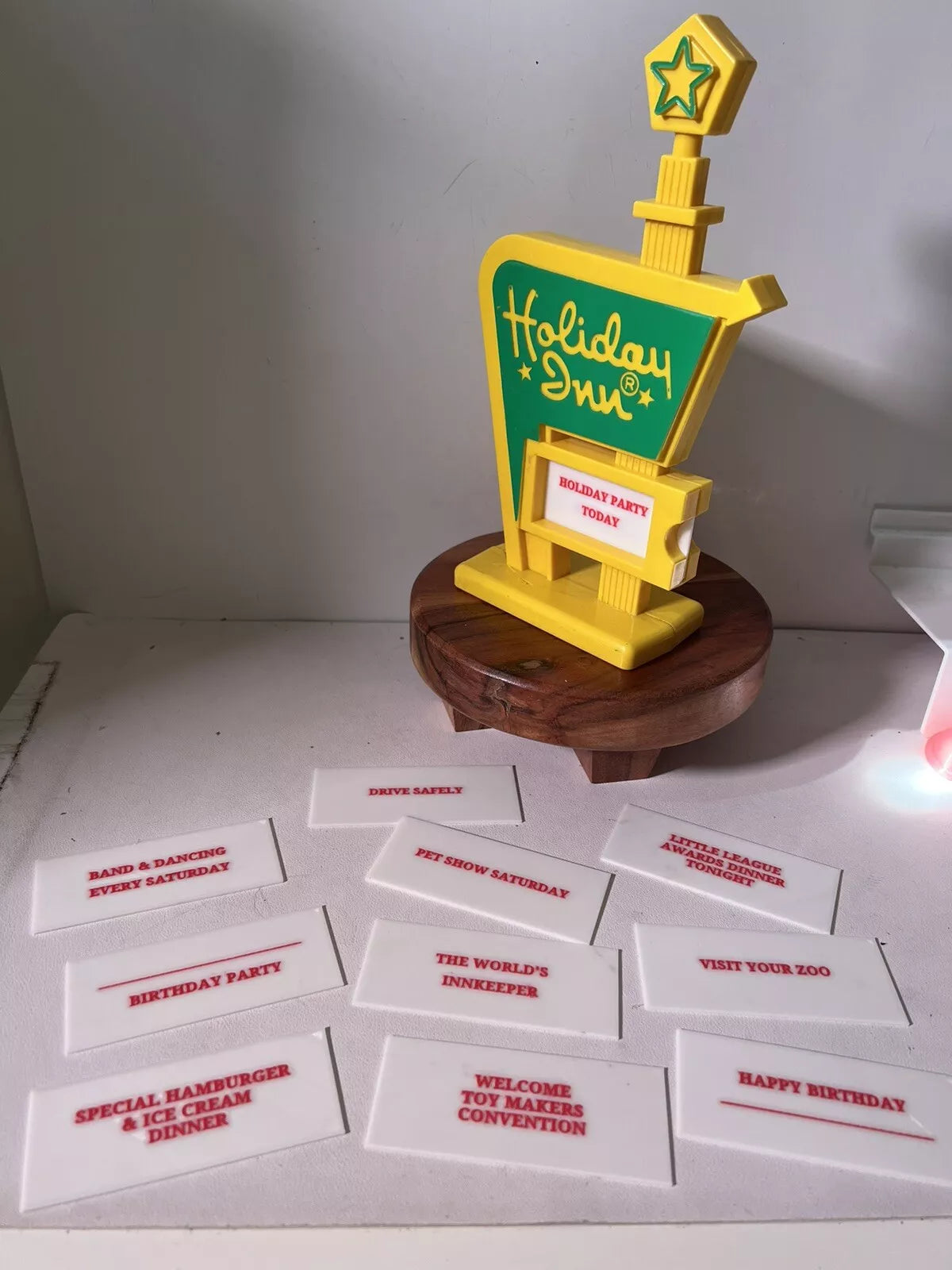 Vintage Playskool Familiar Places HOLIDAY INN Replacement CARD INSERTS set of 12