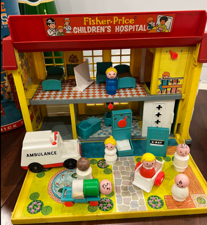 🏥 Fisher-Price Children’s Hospital Playset  - A Complete Collector’s Guide to Fun Features, Rare Pieces, and Finishing Your Set