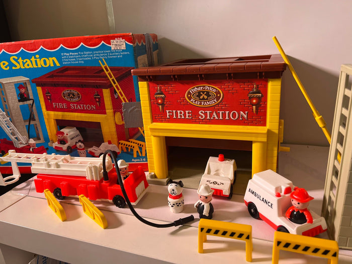 🚒 The Iconic Fisher-Price Fire Station Playset: A Collector’s Guide & Complete Accessory Checklist