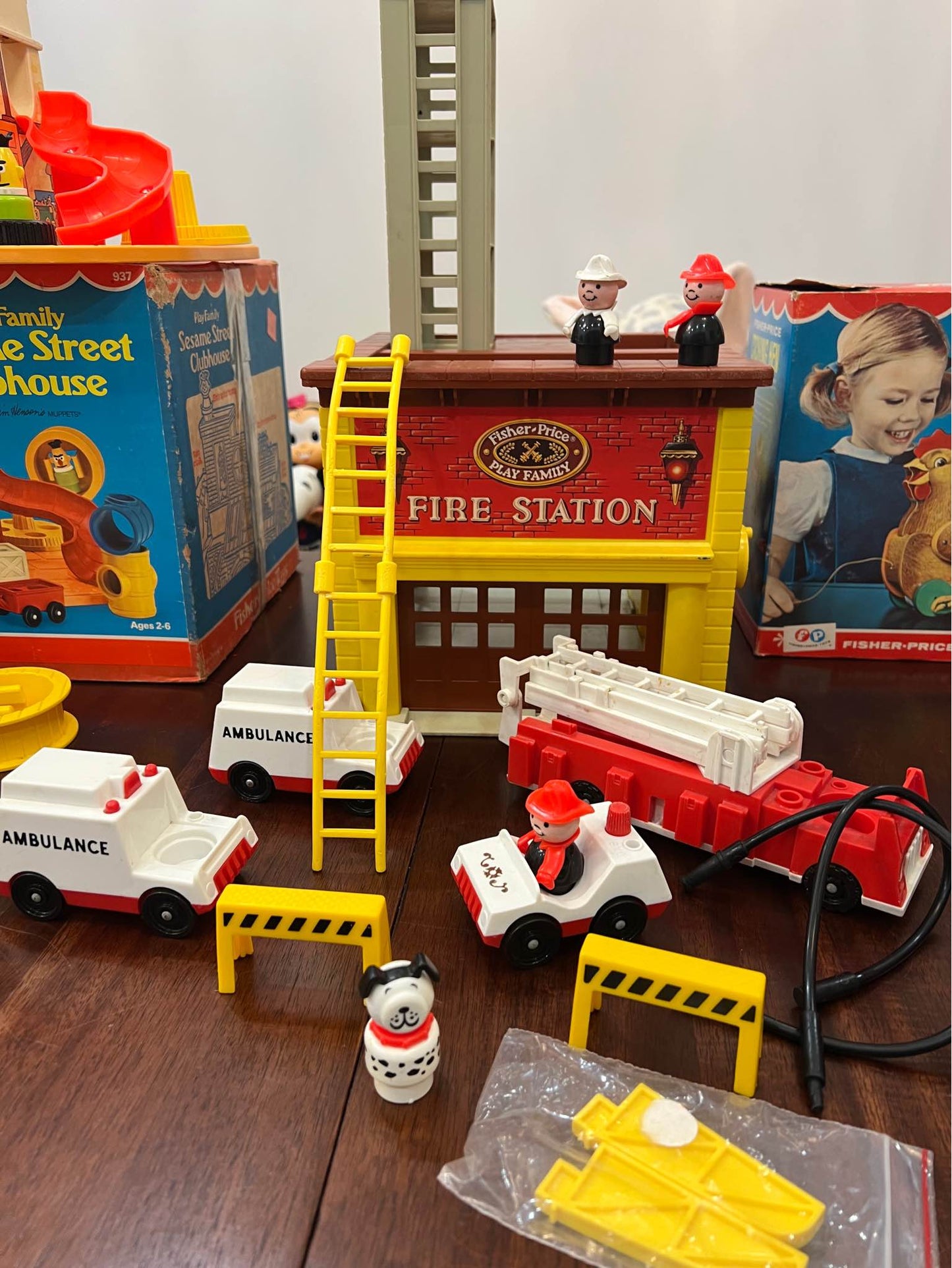 Vintage 1980 Play Family Fire Station #928 COMPLETE