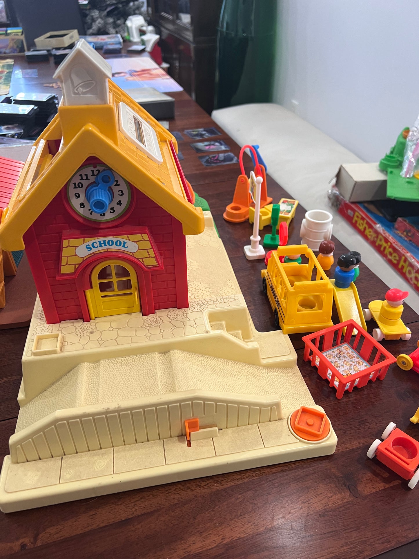 1988-1990 Vintage Fisher Price School w EXTRAs #2550