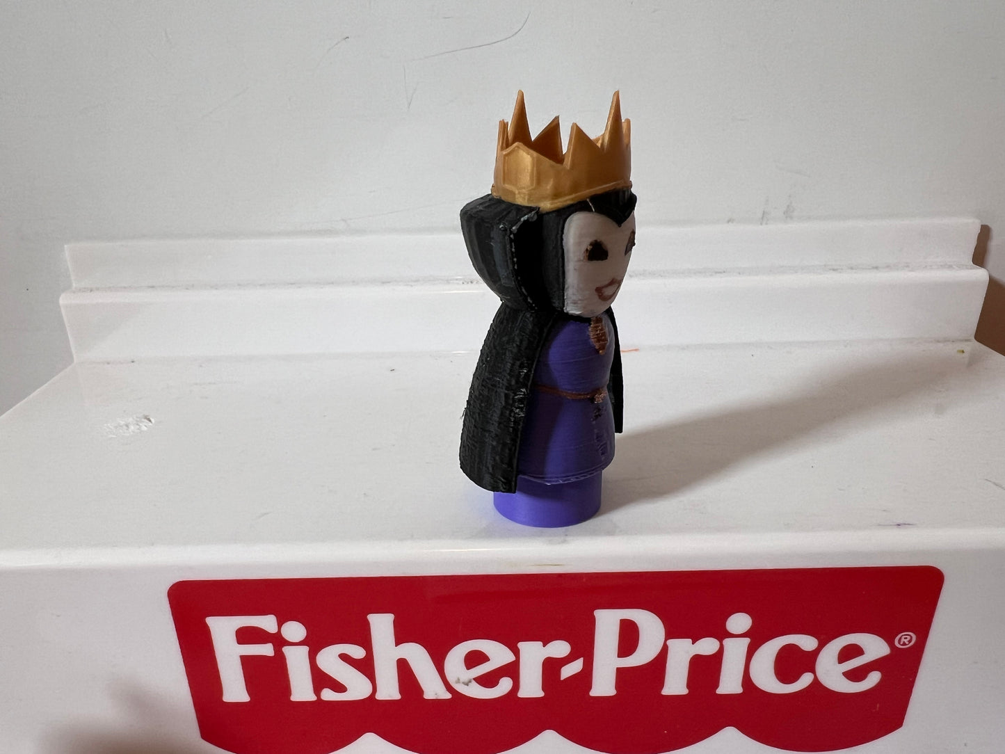 Evil Queen Monthly Villain Series Limited Edition Figure (Little People Compatible)