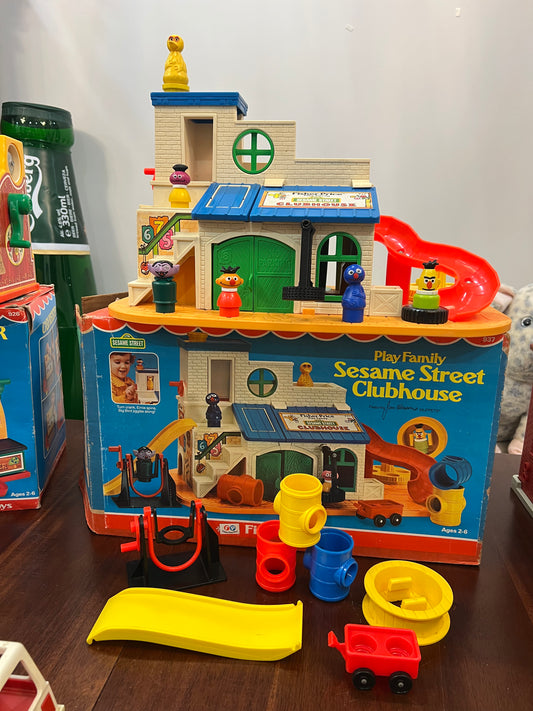 Vintage Sesame Street Club House #937 COMPLETE w ORIG BOX!