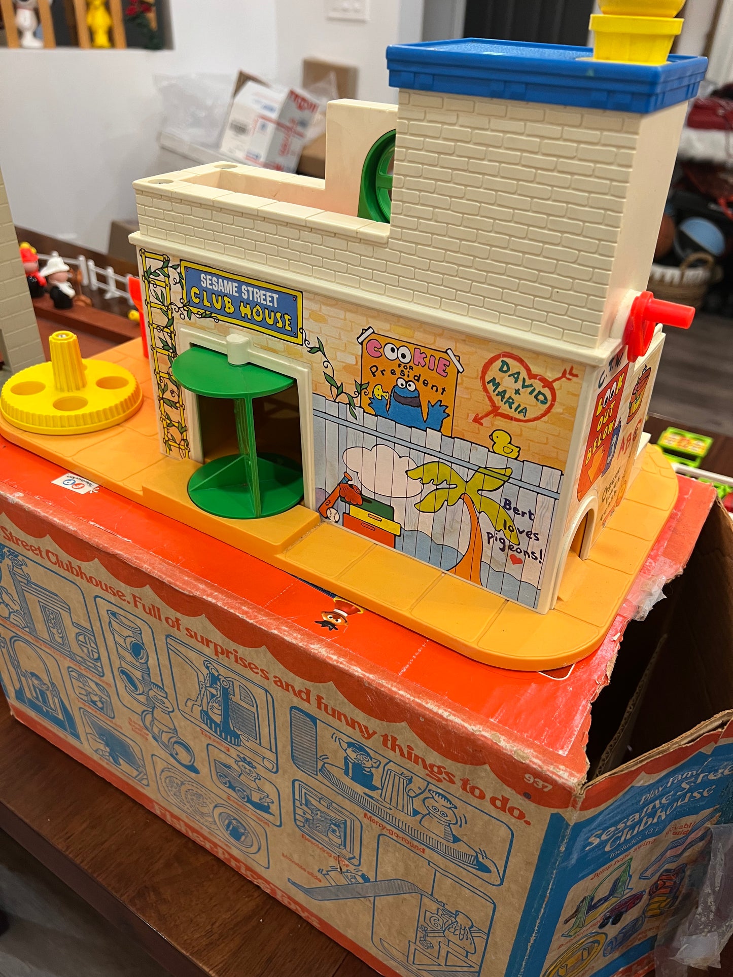 Vintage Sesame Street Club House #937 COMPLETE w ORIG BOX!