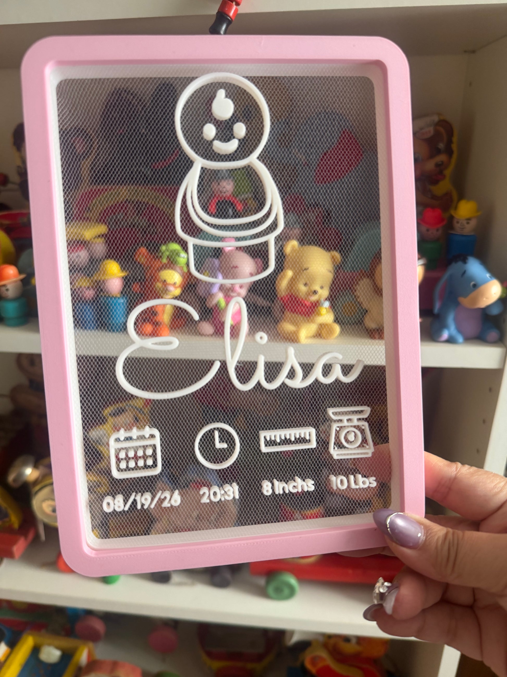 Pink-framed birth sign with bear outline, name Lisa, 08/19/23, 20:31, 8in, 10lbs