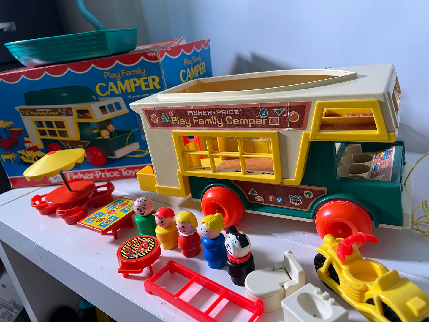 Sunday Fun-day Auction Vintage 1973 Fisher Price Camper #994 COMPLETE w ORIG BOX