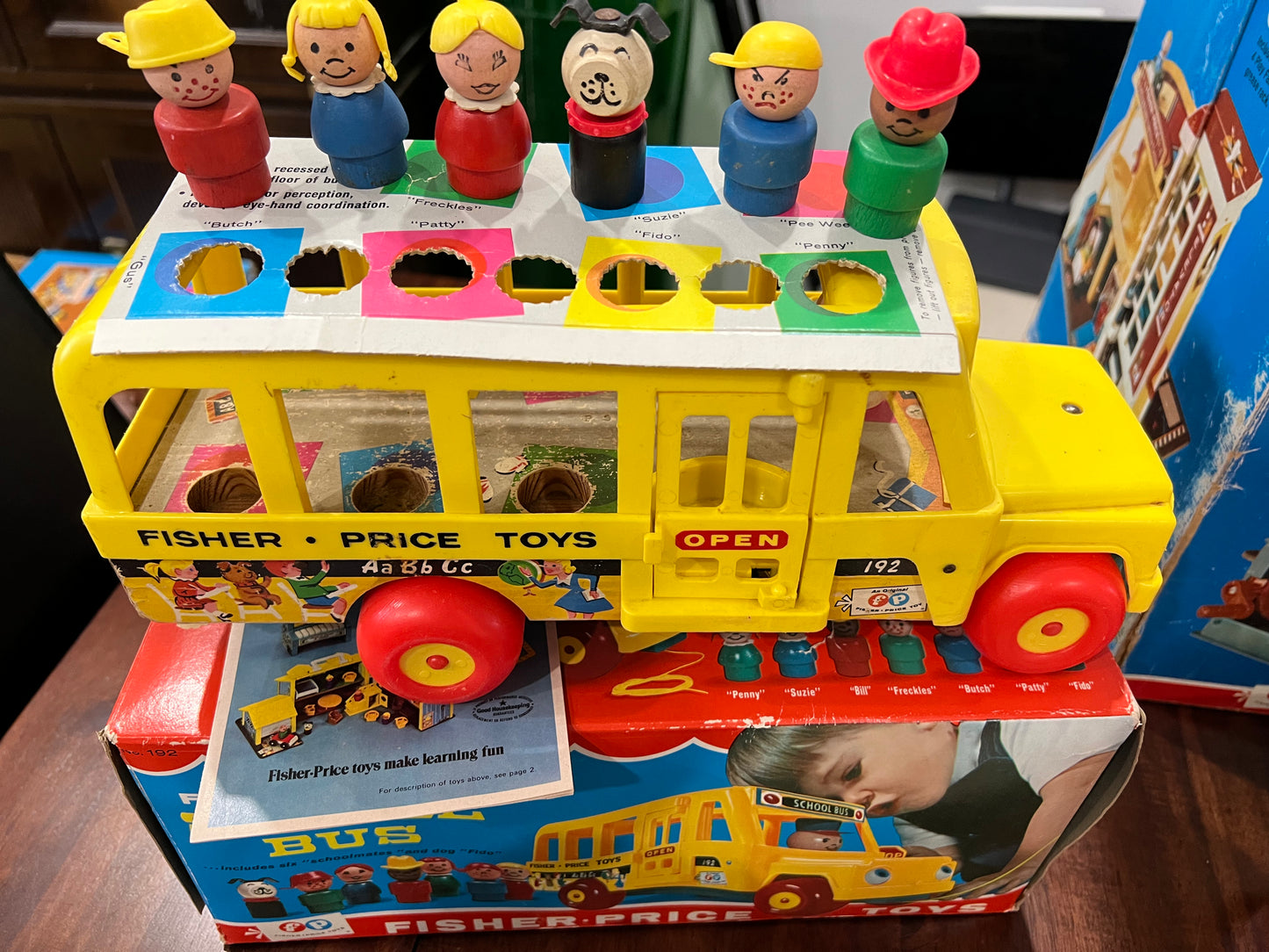 Vintage 1965 Fisher Price School Bus w ALL WOOD PPL & ORIG BOX
