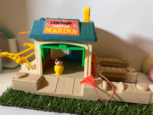 VINTAGE 1988 FISHER PRICE FLOATING MARINA #2582