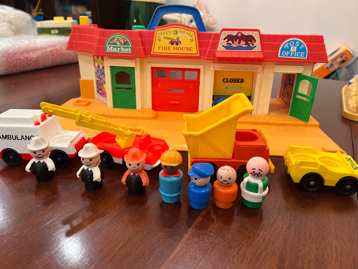 Vintage Fisher Price Main Street Lot